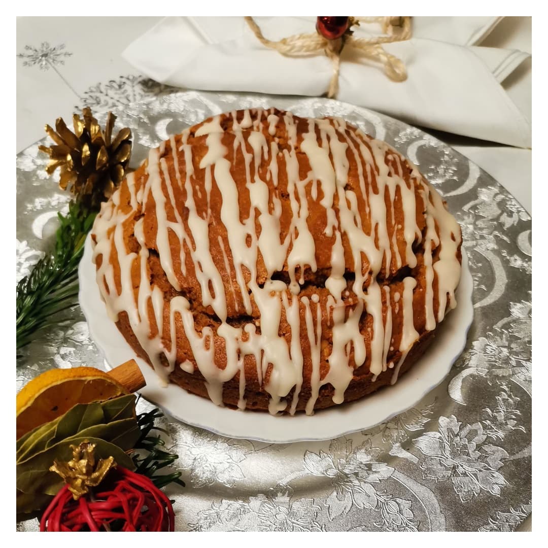 Winter Cake: a delicious and simple winter recipe, which has all the wonderful winter flavours in one bite.

Click the link in my Bio for the recipe ⬆️

🇦🇹🇩🇪Winterkuchen: ein köstliches und einfaches Winterrezept, welches den Geschmack des Winters in einem Bissen vereint.

Findet den Link zum Rezept in meiner Bio ⬆️

🇨🇱🇪🇸Queque de invierno: una deliciosa y simple receta de invierno, este queque tiene todos los sabores maravillosos del invierno en un sólo bocado.

La receta está disponible en el link en mi Bio ⬆️

#winter #winterrecipes #wintercake #winterwonderland #ilovecake #bakinglove
#kuchen #cakelovers #bakingtime #sweetrecipes #ՇäglichŦrisch